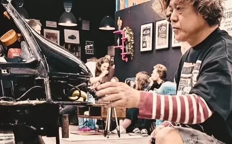 Akira Nakai Transforms Porsche at NYC r2xpo Event