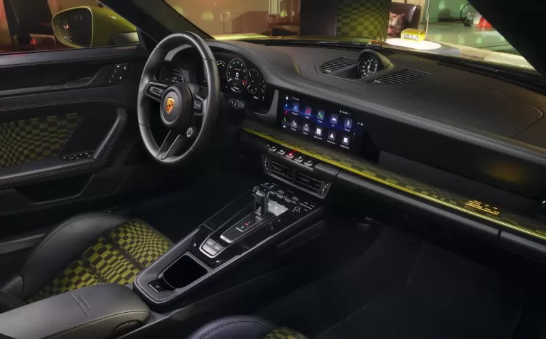 Porsche’s 70s-Inspired App for Apple Vision Pro