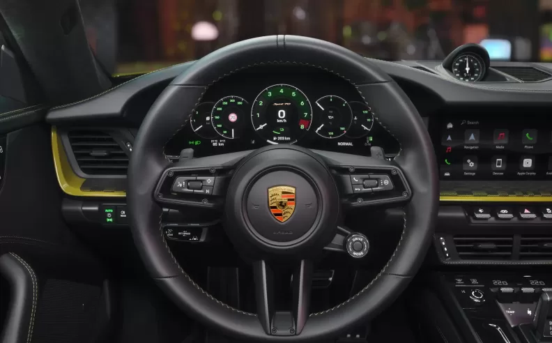 Pasha Pattern and Design Define 911 Spirit 70 Interior