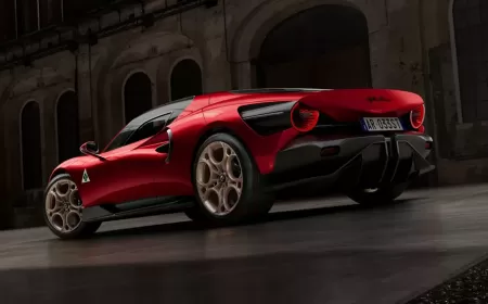 Alfa Romeo 33 Stradale on experts’ test bench: an exclusive journey taking in spine-tingling performance and artisan production