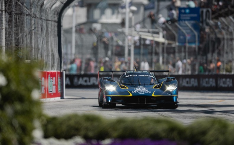 Aston Martin Valkyrie Gains Momentum in US Racing Comeback