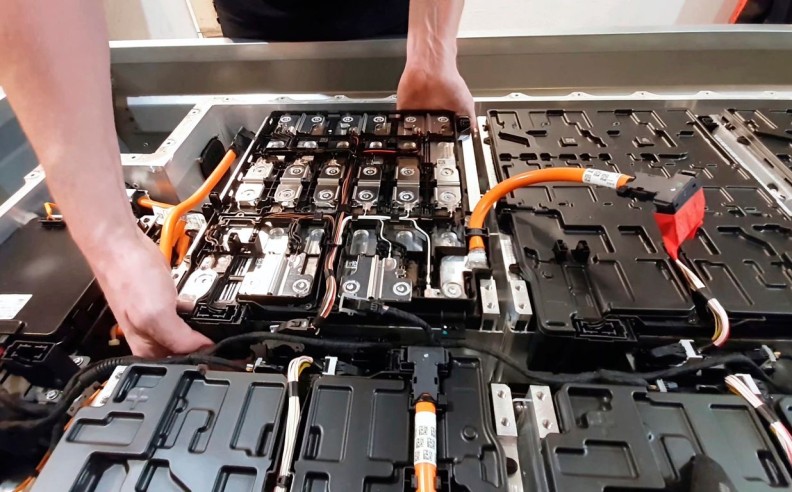 EV Battery Maintenance