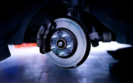 فحمات الفرامل: القطعة الصغيرة في سيارتك التي تحمي حياتك