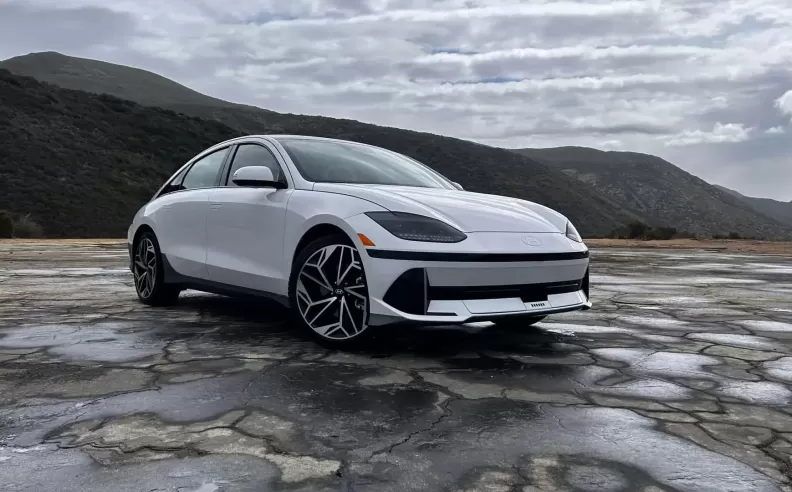 Hyundai Ioniq 6 Is the Smart Tesla Alternative