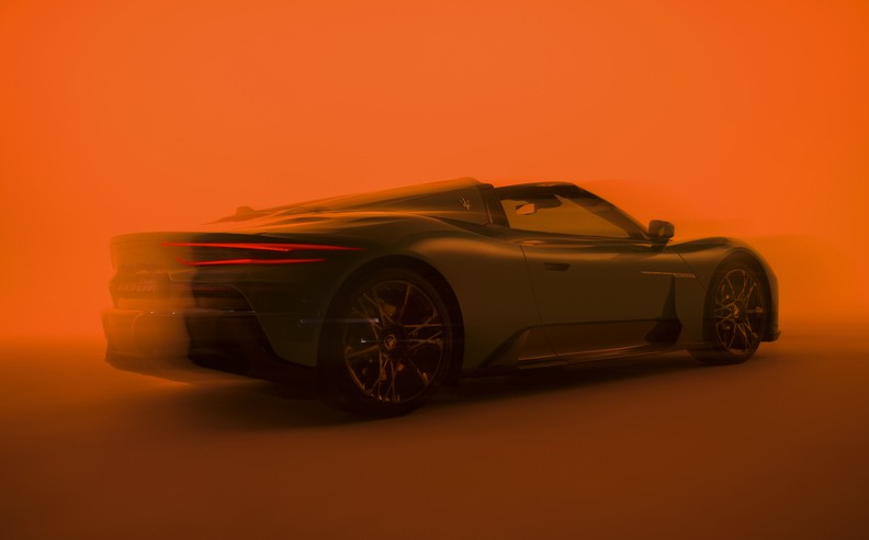 Lightweight Build, V6 Nettuno Engine and Futuristic Features