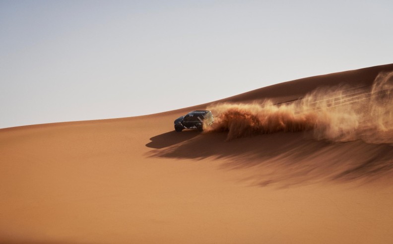 Defender takes center stage in off-road motorsport