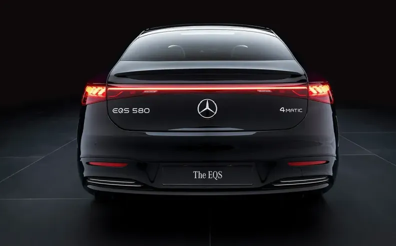 أحصل على مرسيدس EQS 2025 في الإمارات