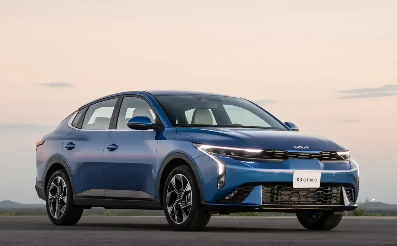 أفضل السيارات متوسطة التكلفة موثوقية في السعودية 2025