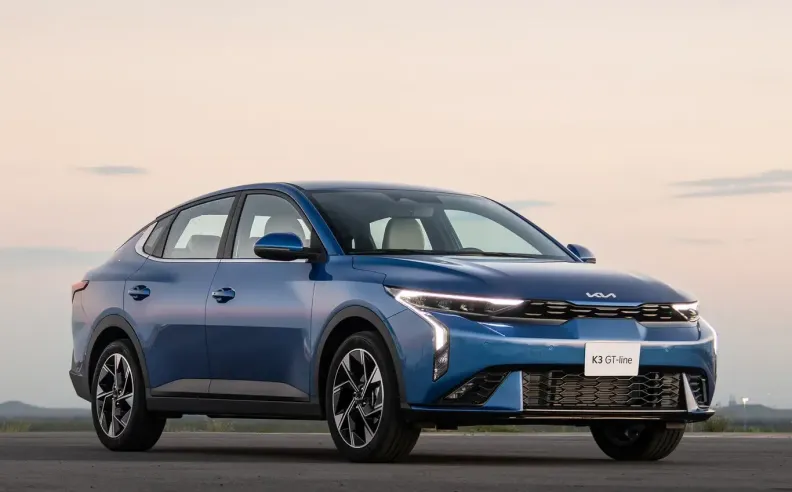 أفضل السيارات متوسطة التكلفة موثوقية في السعودية 2025