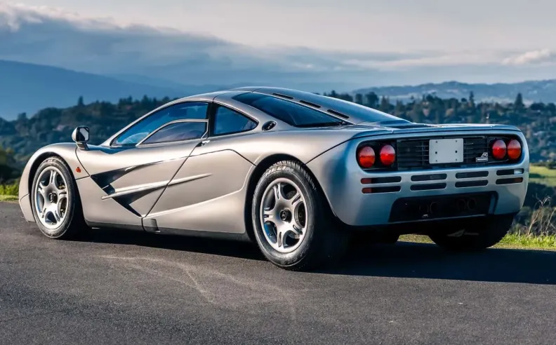 نسخة نادرة بمواصفات مميزة