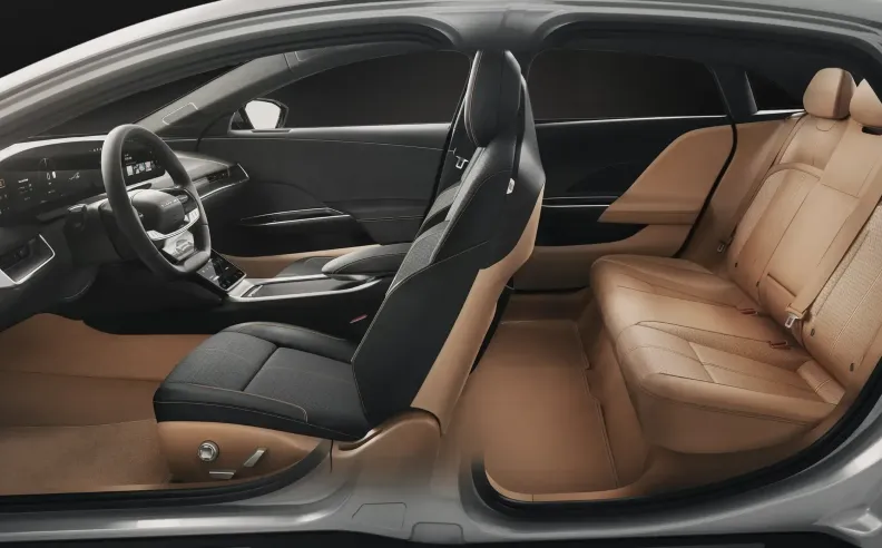 وكلاء مرسيدس ولوسيد إير في الإمارات