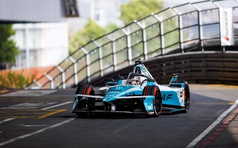 Nissan Faces Highs and Lows in the Formula E Finale