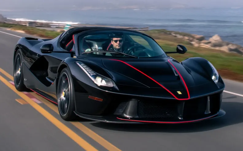 فيراري لافيراري أبيرتا Ferrari LaFerrari Aperta