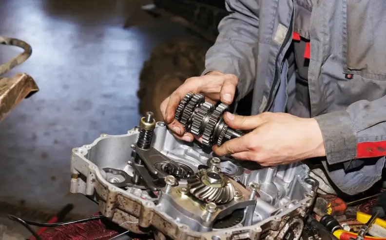 كيفية تشخيص مشكلة صوت غريب عند تغيير السرعة