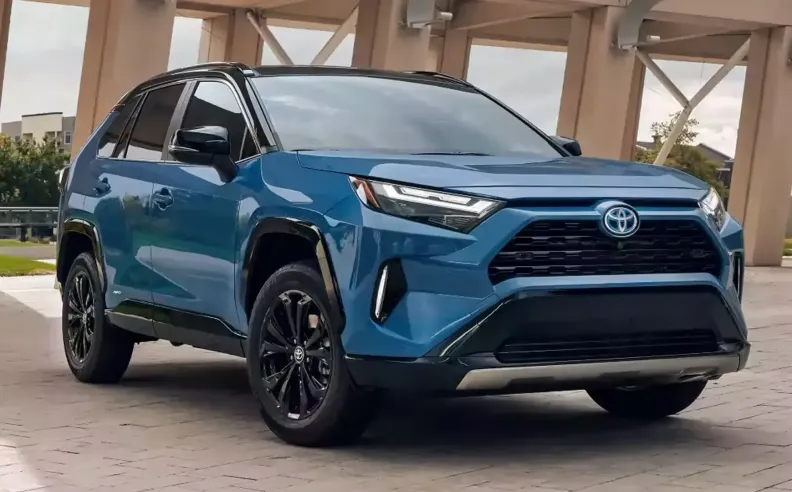 شراء تويوتا RAV4 في الإمارات