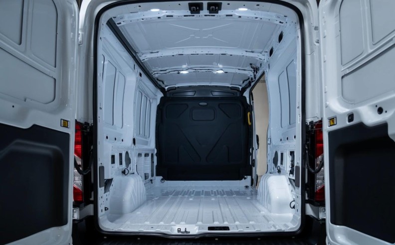 محركات وتقنيات فورد ترانزيت كارغو فان