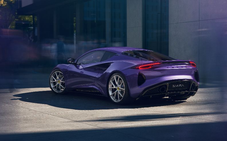 Lotus Emira – Striking Design Meets Everyday Usability