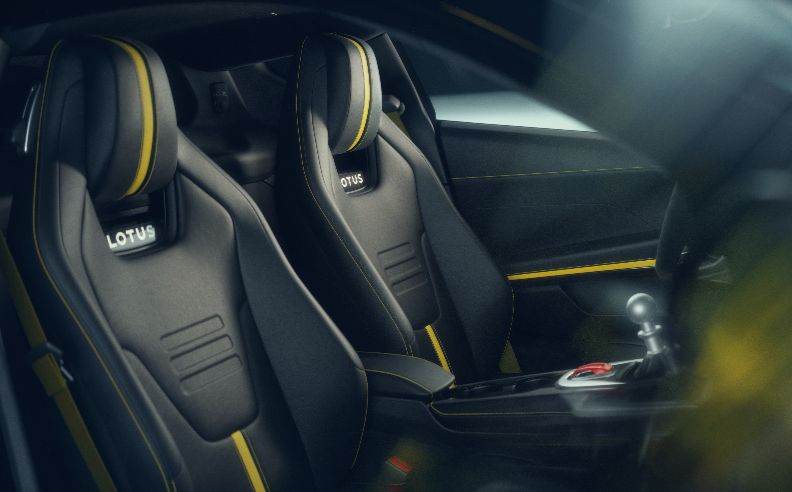 Emira V6 SE – Precision, Power and Personalisation