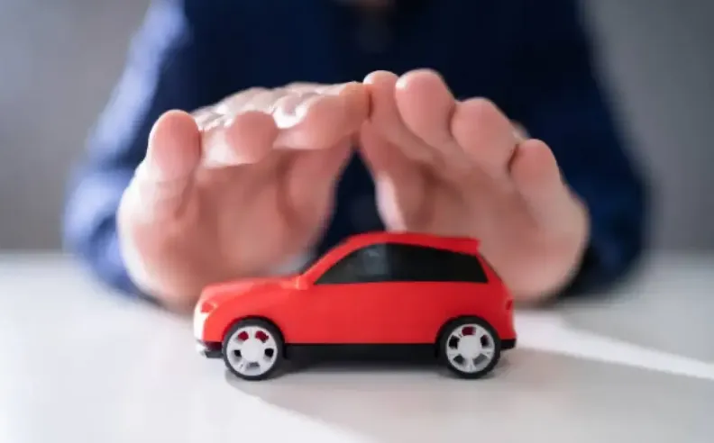 أنواع تأمين السيارات في الإمارات 2025