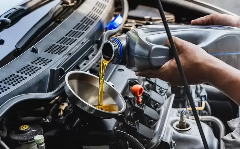 Oil Change Intervals That Fit UAE Roads