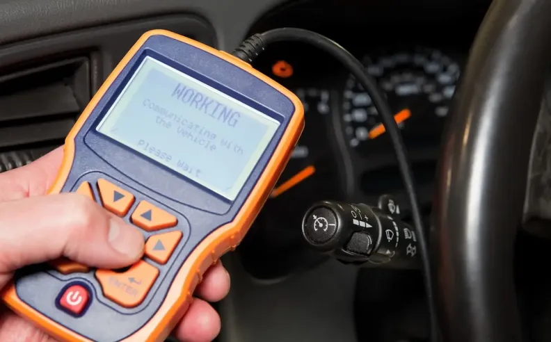 خطوات فحص السيارة بجهاز OBD II
