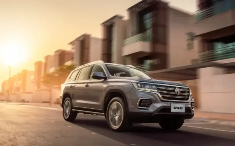 إم جي RX8: سيارة اس يو في عائلية بسبعة مقاعد