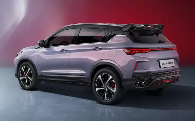 جيلي كولوراي: الشبابية والذكاء في كروس أوفر مدمجة