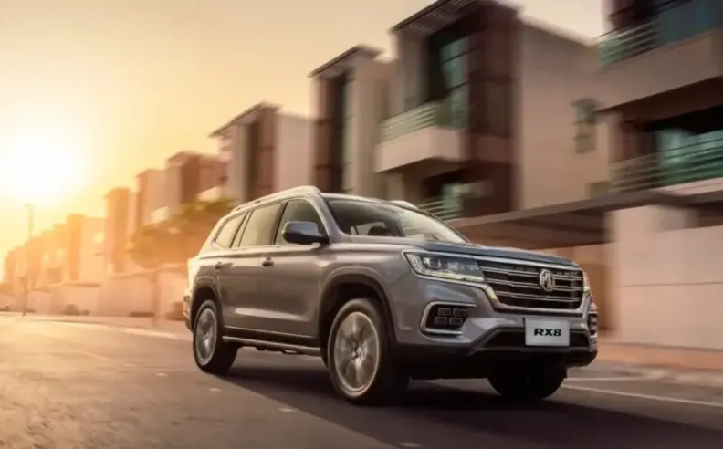 إم جي RX8: سيارة اس يو في عائلية بسبعة مقاعد