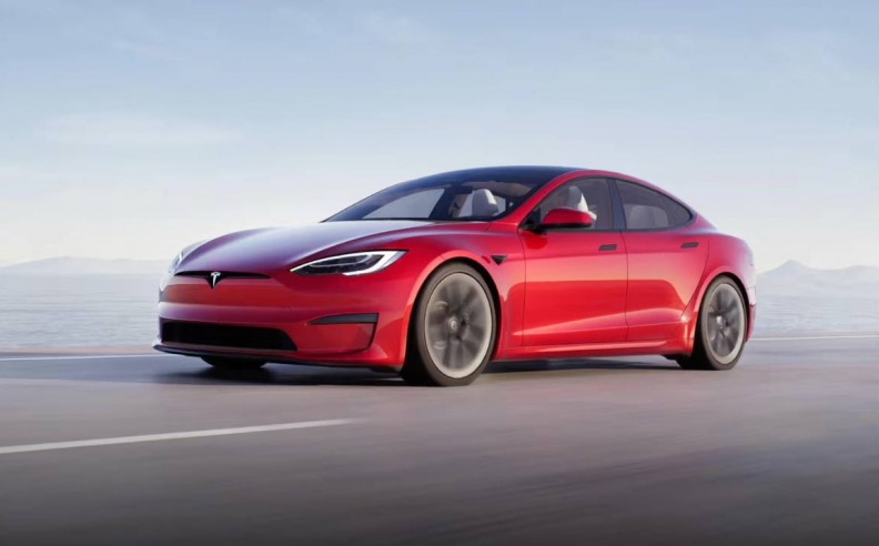 تسلا رودستر 2025: عودة قوية إلى الساحة