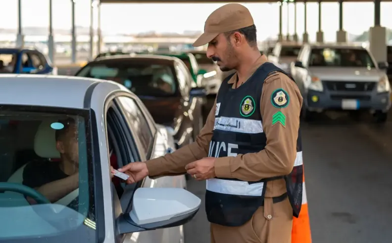 ثالثًا: قطع الإشارة الحمراء
