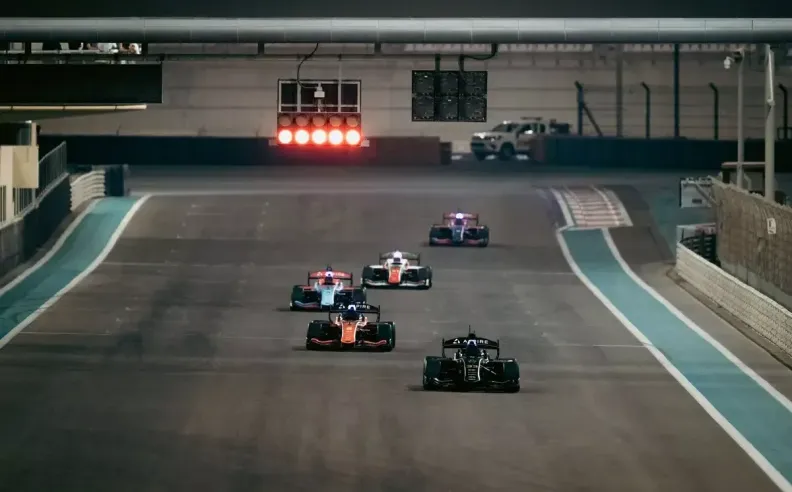 سباق الفضة: اختبارات القوة للفرق الصاعدة