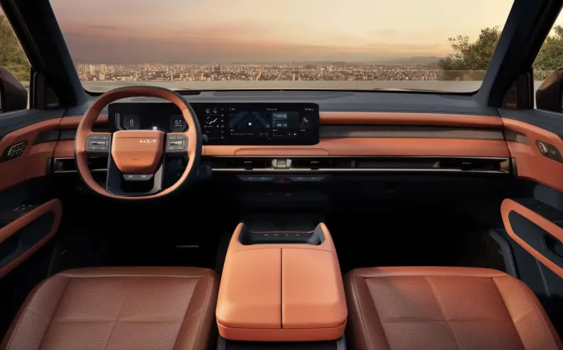 مقصورة داخلية فاخرة بتصميم جديد وشاشات ضخمة