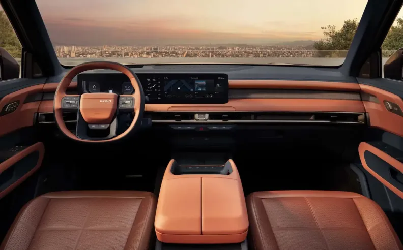 مقصورة داخلية فاخرة بتصميم جديد وشاشات ضخمة