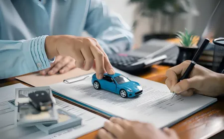 أسعار تأمين السيارات 2025 في الإمارات: دليل شامل لاختيار أفضل بوليصة بأفضل سعر