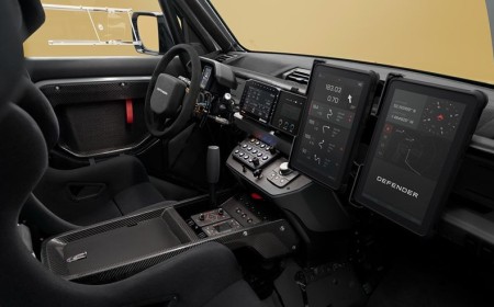 Defender Dakar D7X-R Revealed in All-New Competition Livery Ahead of January 2026 Dakar Rally Debut
