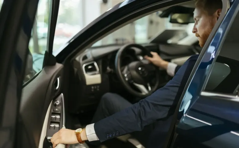 بعض العملاء يفضلون خوض تجربة القيادة منفردين