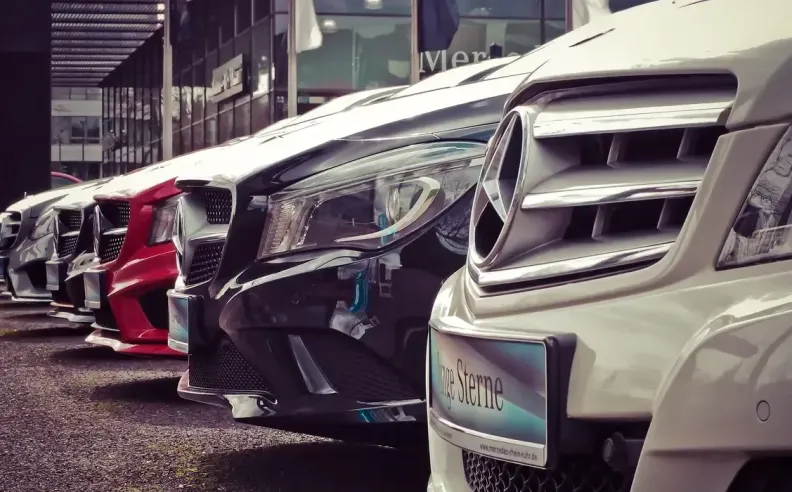 التأكد من المتطلبات القانونية قبل عرض السيارة للإيجار