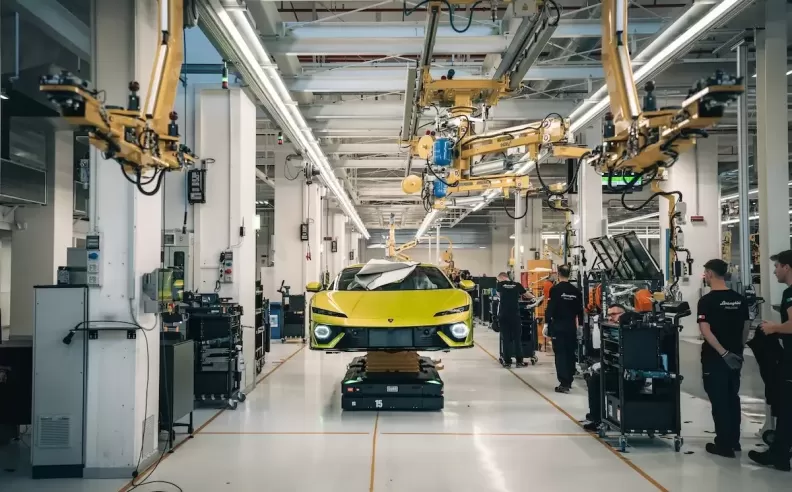 Supercar Thrills: What’s It Like to Drive the Latest Lamborghini Hybrid?