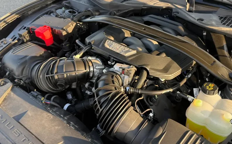 محرك V8 وأداء يحرّك المشاعر