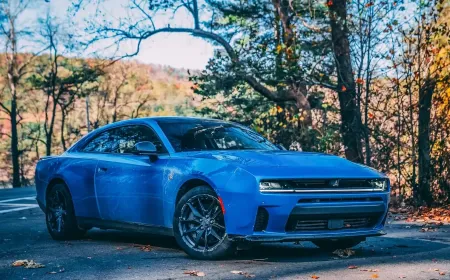 عودة العضلات الحقيقية: دودج تشارجر Sixpack 2026 تعيد محركات البنزين بقوة تناسب كل الفصول