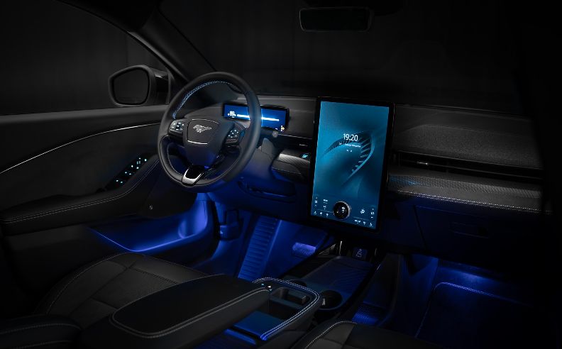 أنماط القيادة وتجربة التحكم الشخصي