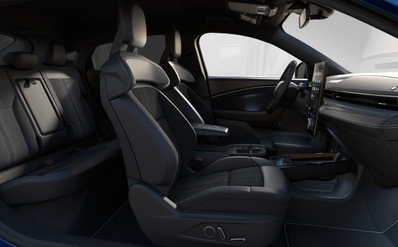 التقنيات الذكية والتصميم الأيقوني لموستانج ماك-إي