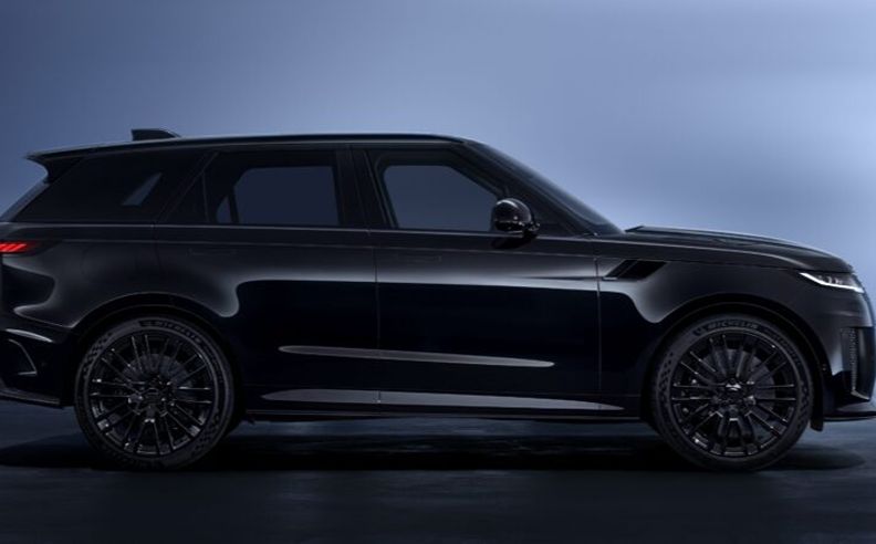 Range Rover SV Black: Immersive Design Experience