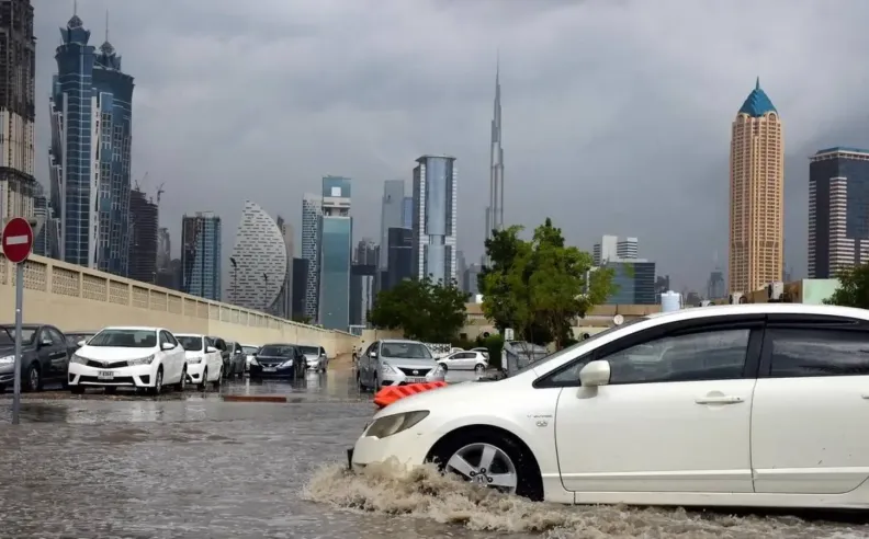 أثناء العاصفة: قواعد السلامة على الطريق