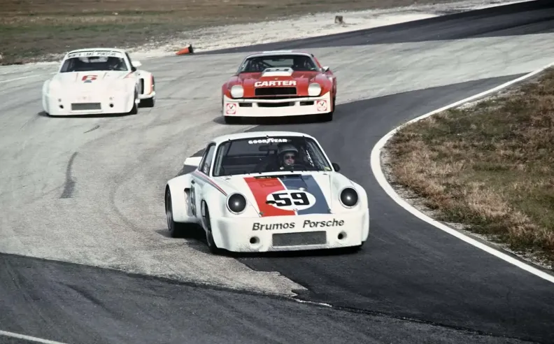 إرث الـ 75 عاماً: من أسطورة 917 إلى وحش 963