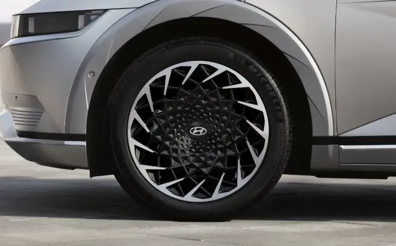 وزن البطارية: الحمل الخفي الذي ينهك المطاط