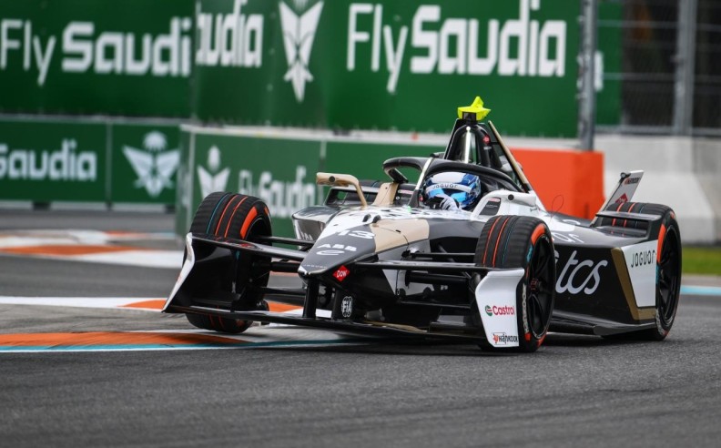 أداء قوي وتأهل مبشر للفريق قبل سباق جدة