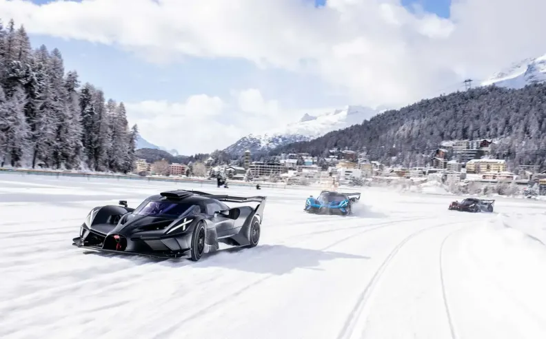 استعراض الأجيال: تاريخ بوجاتي يسطع فوق الثلوج