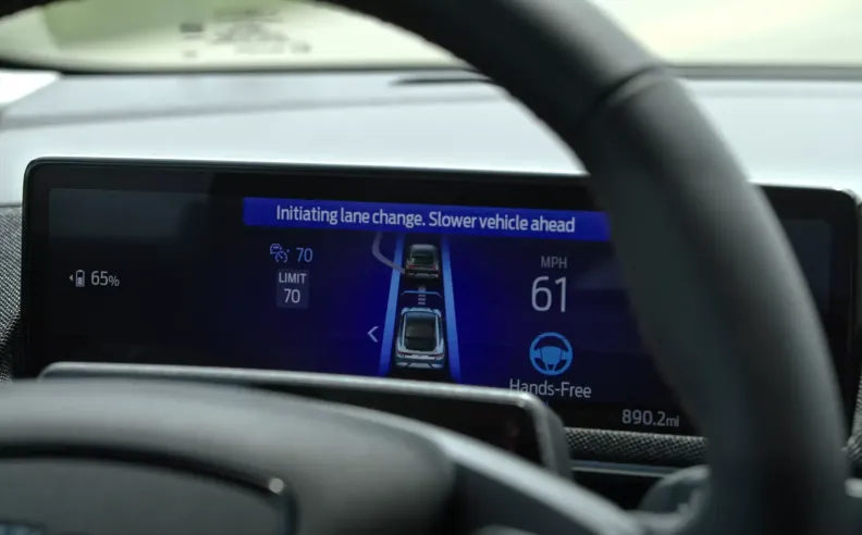 معضلة الفهم: هل السائقون يسيئون تقدير التكنولوجيا؟