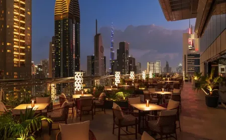 تجربة سرية وإطلالات مبهرة.. ما الذي يحدث داخل Level 43 Sky Lounge؟